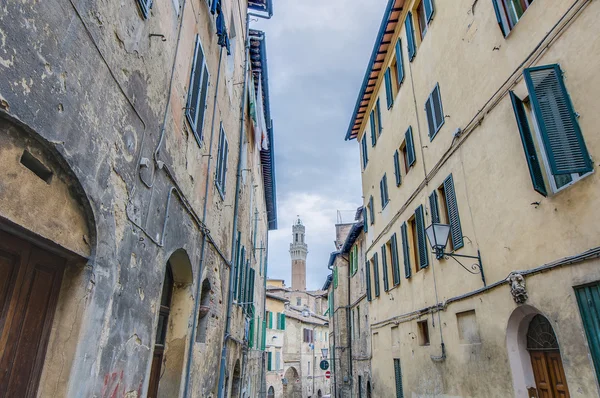 マンジアの塔シエナ、イタリア トスカーナ地方で — ストック写真