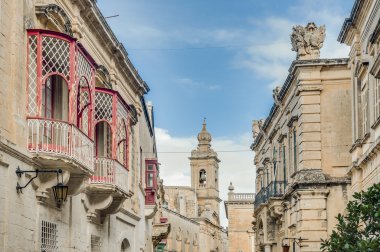 izmirli evde mdina, malta