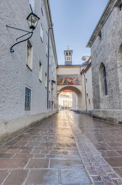 Franciskanska street (franziskanergasse) på salzburg, Österrike — Stockfoto