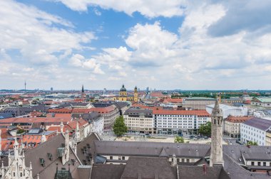görünüm olarak neues rathaus kuleden görülen Münih.