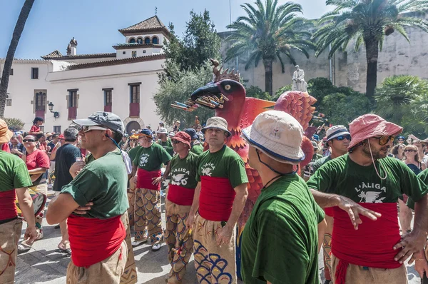 Aliga fantastická postava na koná festa major v sitges, Španělsko — Stock fotografie