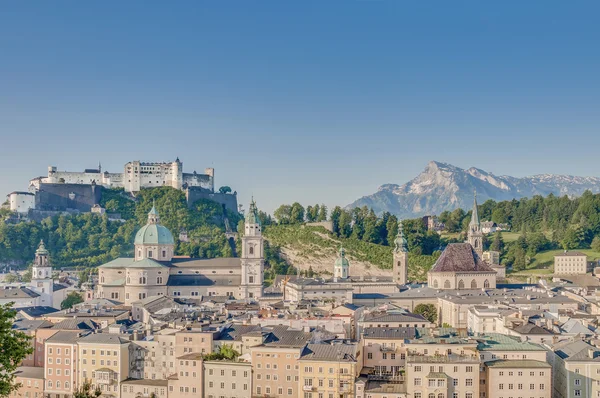 Salzburg celkový pohled od kapucínského kláštera (Kapuzinerkloster) — Stock fotografie