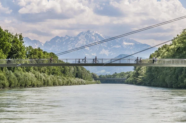 Salzburg, Avusturya ile yoluna partnerliğindeki Nehri — Stok fotoğraf