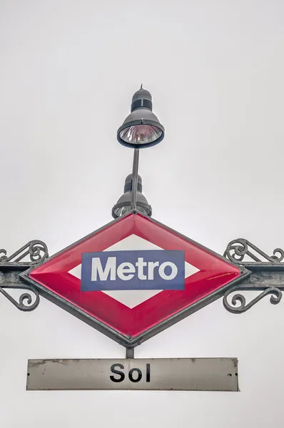 Señal de metro en Madrid, España — Foto de Stock