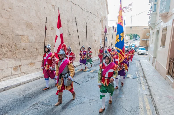 瓜尔迪亚游行在 birgu，马耳他的圣约翰骑士. — 图库照片