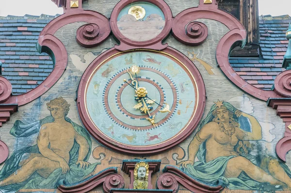 Ayuntamiento de la Plaza del Mercado en Tubingen, Alemania — Foto de Stock