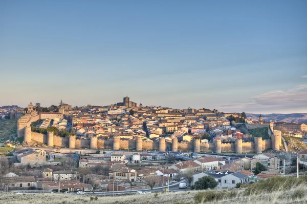 Vista general sur de las murallas defensivas de Ávila en España — Foto de Stock