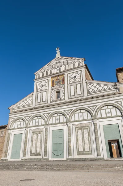 San miniato al monte bazilika ve Florencii, Itálie. — Stock fotografie