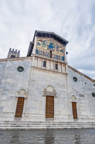 Basilica san frediano Lucca, İtalya. — Stok fotoğraf