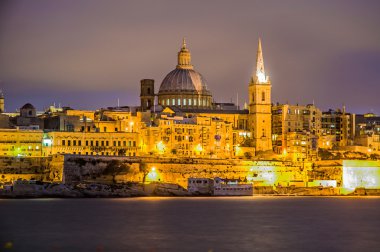 Valletta sahilinde skyline görünümü, malta