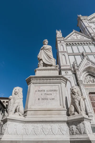 Staty av dante alighieri i Florens, Italien — Stockfoto