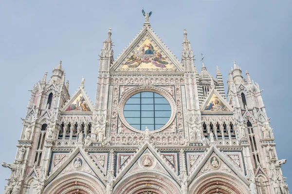 Santa maria della scala, kostel v siena, Toskánsko, Itálie. — Stock fotografie