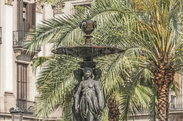 Plac Królewski (placa reial) w barcelona, Hiszpania — Zdjęcie stockowe