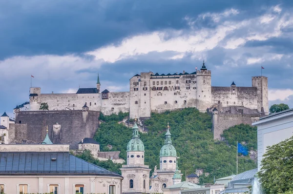 Hohensalzburg Castle (Festung Hohensalzburg) at Salzburg, Austri — Stock Photo, Image