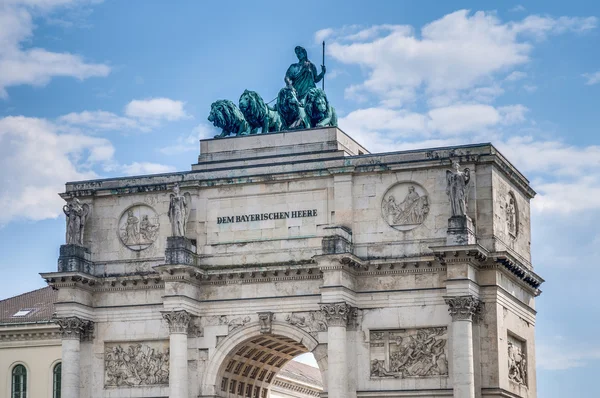 Siegestor, el arco triunfal en Munich, Alemania — Foto de Stock