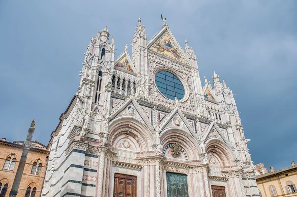 Santa maria della scala, kostel v siena, Toskánsko, Itálie. — Stock fotografie
