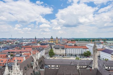 görünüm olarak neues rathaus kuleden görülen Münih.