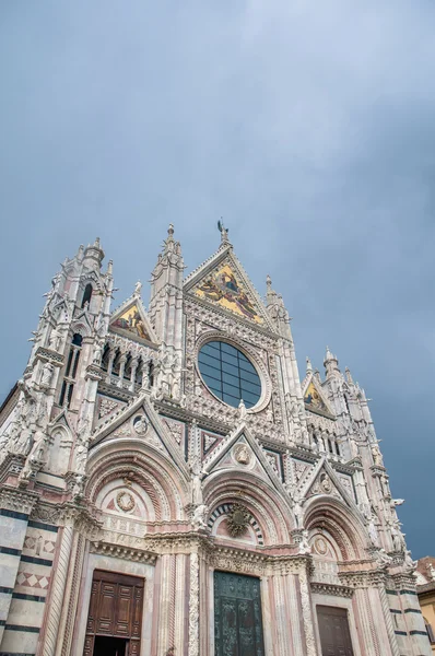 Santa maria della scala, kostel v siena, Toskánsko, Itálie. — Stock fotografie