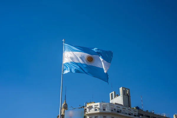 Argentinská vlajka v buenos aires, argentina. — Stock fotografie