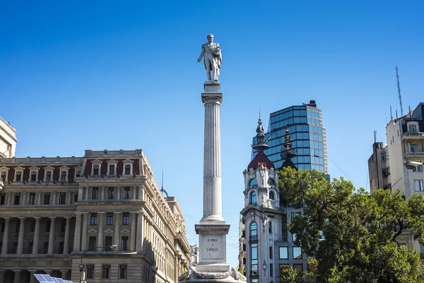 Estátua de General Lavalle em Buenos Aires, Argentina . — Fotografia de Stock