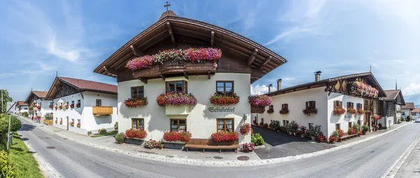 Aldeia de Mutters perto de Innsbruck, Áustria . — Fotografia de Stock