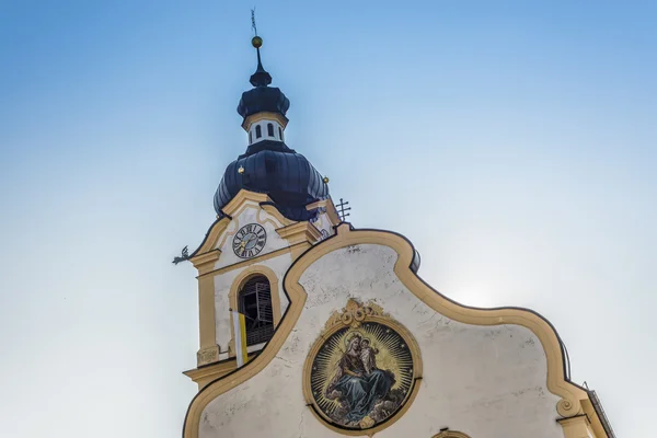 Kostel svaté Markéty v oberperfuss, Rakousko. — Stock fotografie