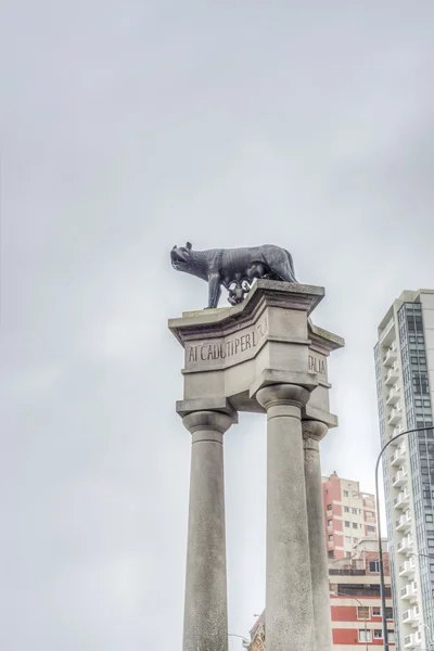 Romulus und remus in mar del plata, argentina — Stockfoto