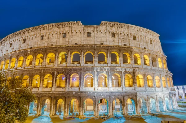 O Coliseu, ou o Coliseu em Roma, Itália — Fotografia de Stock