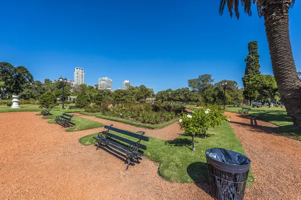 Rose Park on Palermo Woods in Buenos Aires. — Stock Photo, Image
