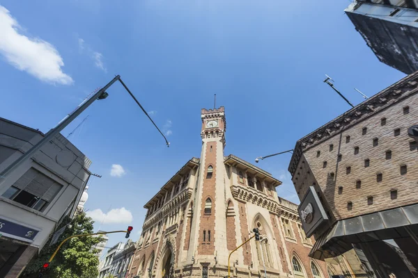 Mail gebouw in tucuman, Argentinië. — Stockfoto