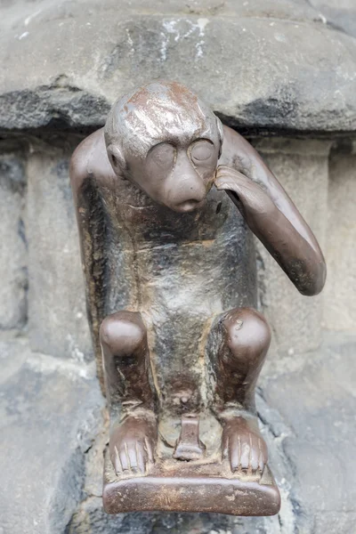 Estátua de macaco em Mons, Bélgica . — Fotografia de Stock