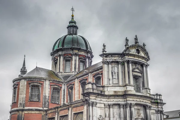 Katedra St aubin, w namur, Belgia. — Zdjęcie stockowe