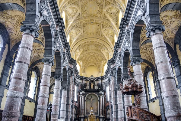 Saint loup kościoła w namur, Belgia. — Zdjęcie stockowe