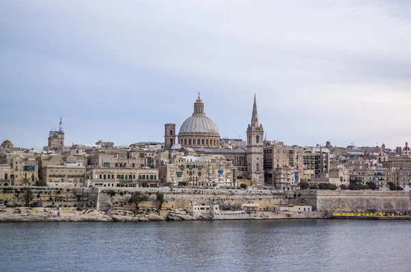 Valletta vista del horizonte frente al mar, Malta —  Fotos de Stock