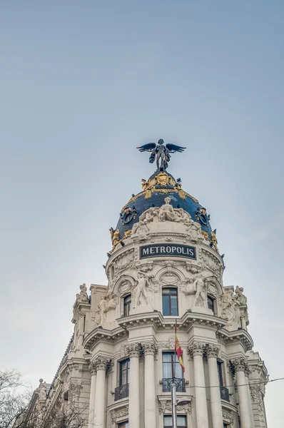 Здание Метрополиса в Мадриде, Испания — стоковое фото