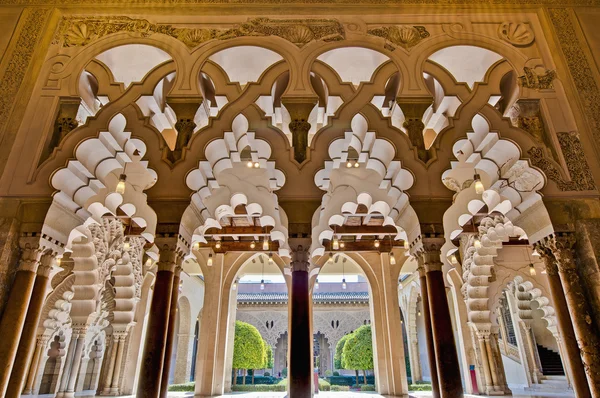 サラゴサ、スペインでアルハフェリア宮殿宮殿 — ストック写真