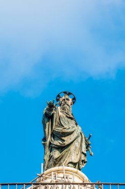 saint paul bir heykeli üzerinde piazza colonna, Roma, İtalya.