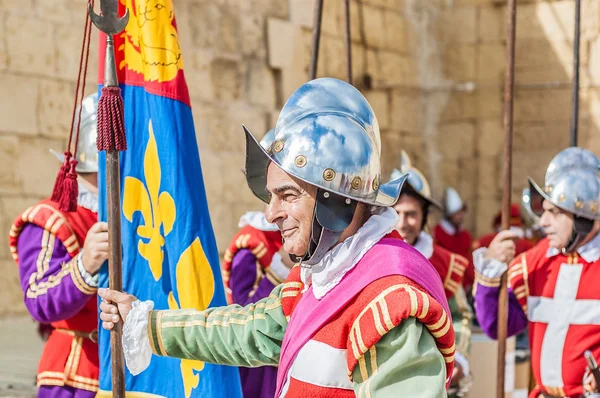 Desfile de la Guardia en el Caballero de San Jonh en Birgu, Malta . — Foto de Stock