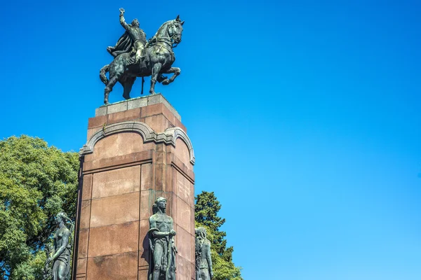 Статуя Карлоса де Альвеара в Буэнос-Айресе, Аргентина — стоковое фото