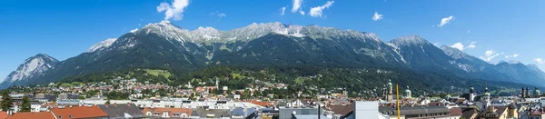 Gesamtübersicht von innsbruck in Westösterreich. — Stockfoto