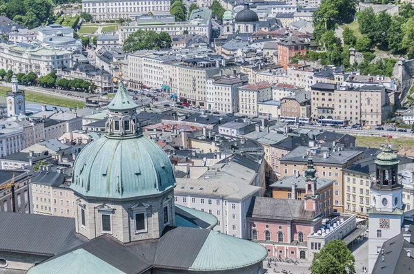 De Dom van salzburg (salzburger dom) in salzburg, Oostenrijk — Stockfoto