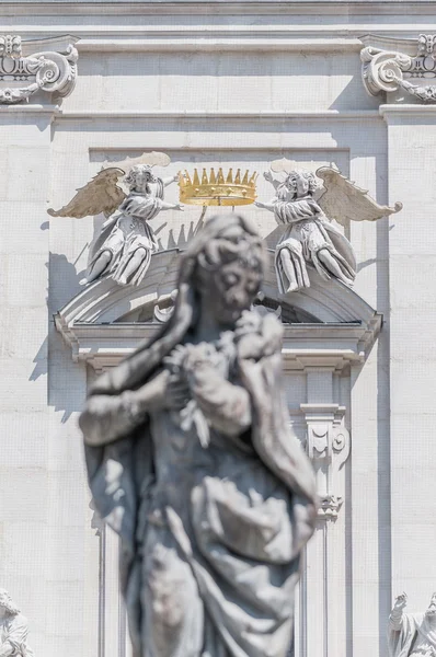 Cathedral square (Domplatz) terletak di Salzburg, Austria — Stok Foto