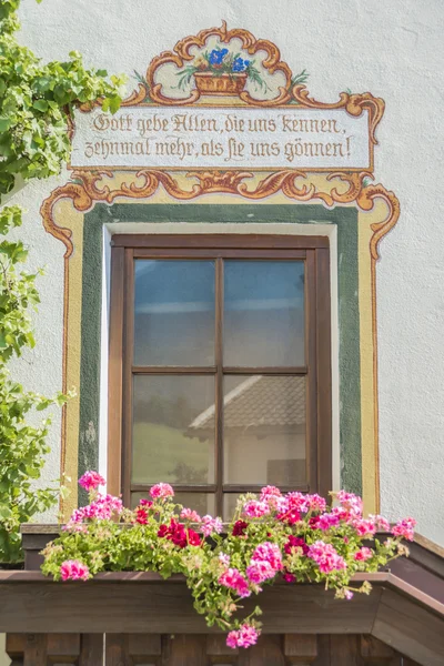 Oberperfuss wieś w pobliżu innsbruck, austria. — Zdjęcie stockowe