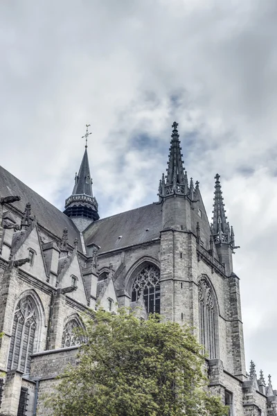 Kostel svatého waltrude v mons, Belgie. — Stock fotografie