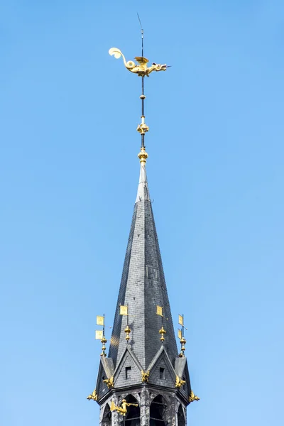 钟楼 （法语： beffroi） 的比利时图尔奈， — 图库照片
