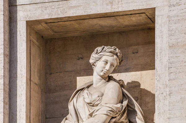 Fontana de Trevi, la fuente barroca en Roma, Italia . —  Fotos de Stock