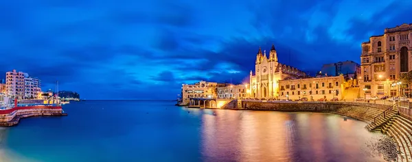 Nuestra Señora del Monte Carmelo en la bahía de Balluta, Malta — Foto de Stock