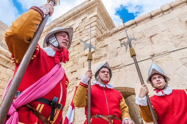 W paradzie guardia w st. jonh cavalier w birgu, malta. — Zdjęcie stockowe