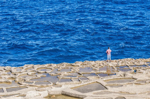 Gozo, malta, qbajjar yakın tuz tava. — Stok fotoğraf