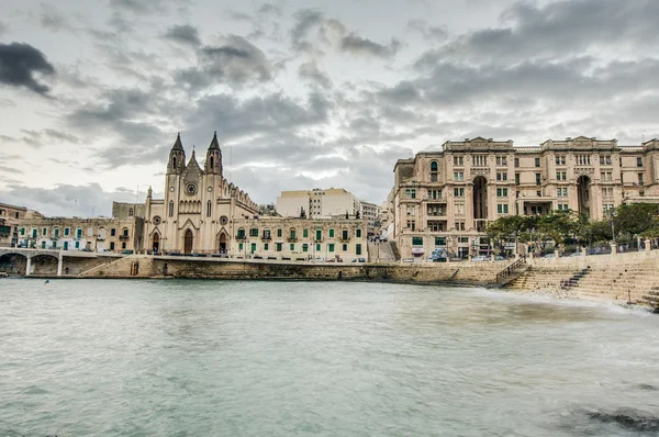 Vår Fru av berget Karmel i balluta bay, malta — Stockfoto